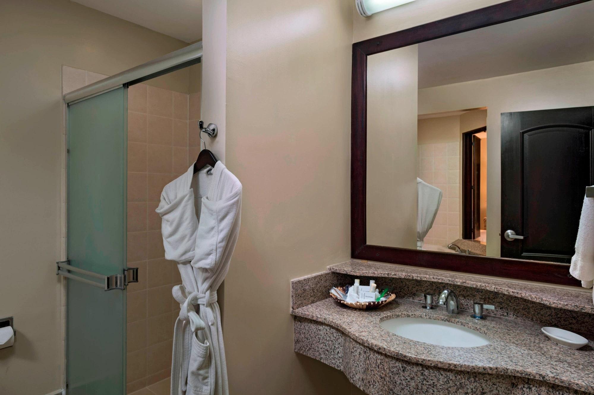Courtyard By Marriott San Salvador Hotel Buitenkant foto