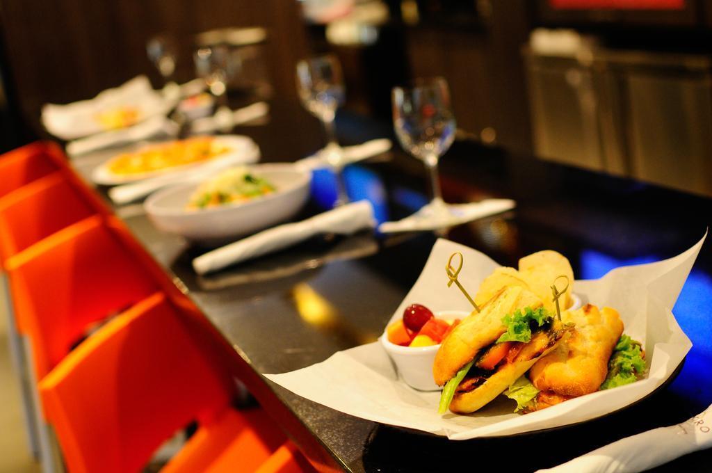 Courtyard By Marriott San Salvador Hotel Buitenkant foto
