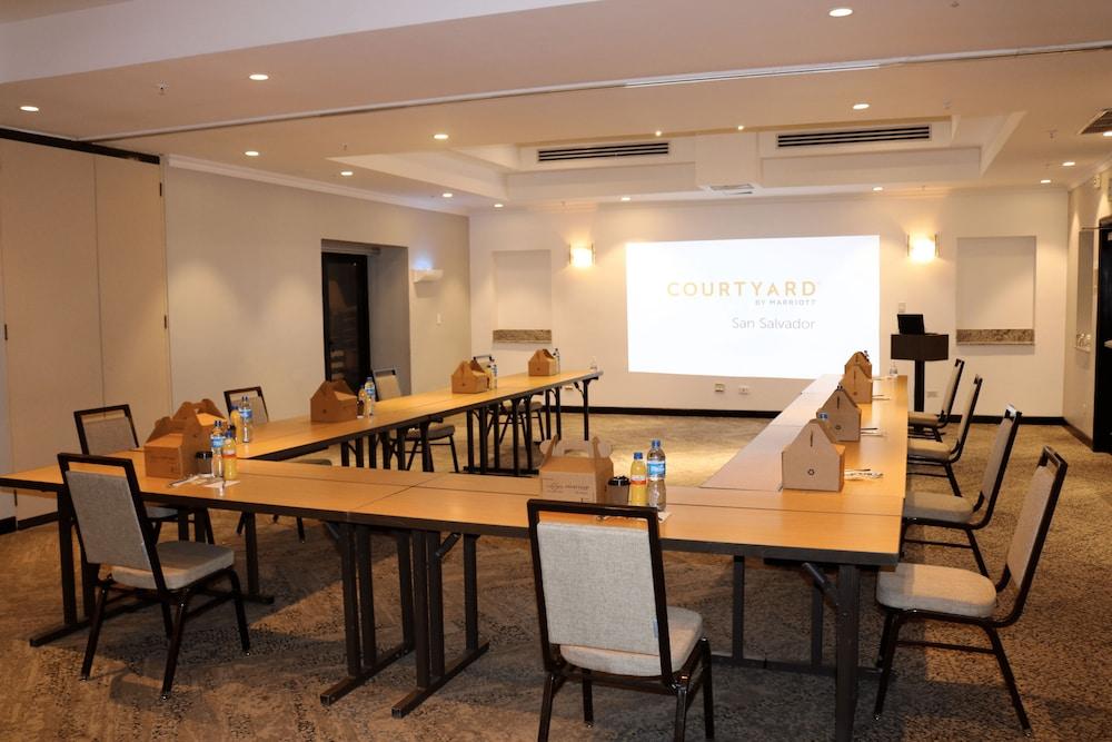 Courtyard By Marriott San Salvador Hotel Buitenkant foto