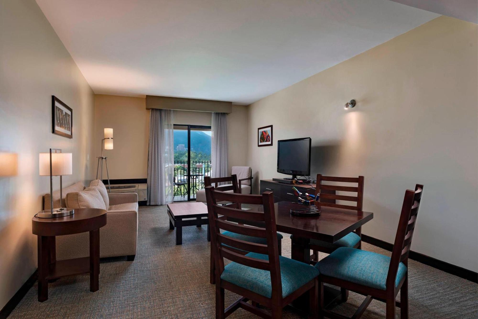 Courtyard By Marriott San Salvador Hotel Buitenkant foto