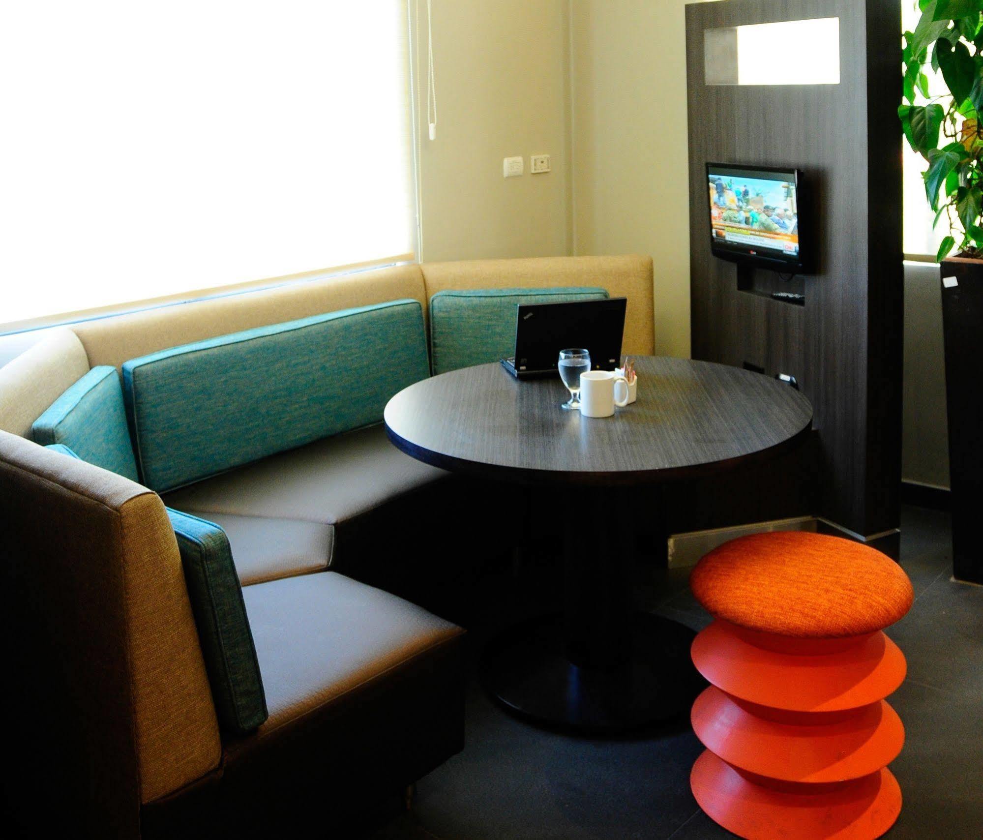 Courtyard By Marriott San Salvador Hotel Buitenkant foto