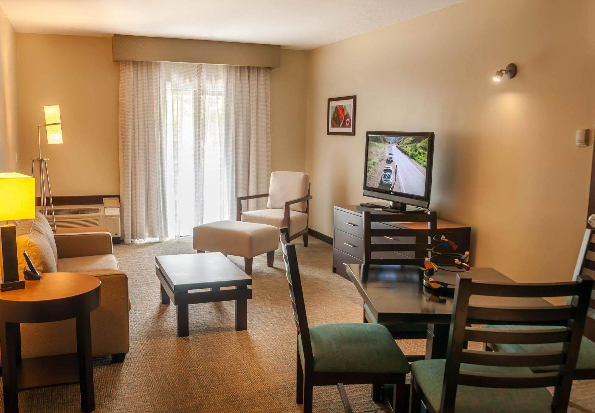 Courtyard By Marriott San Salvador Hotel Buitenkant foto