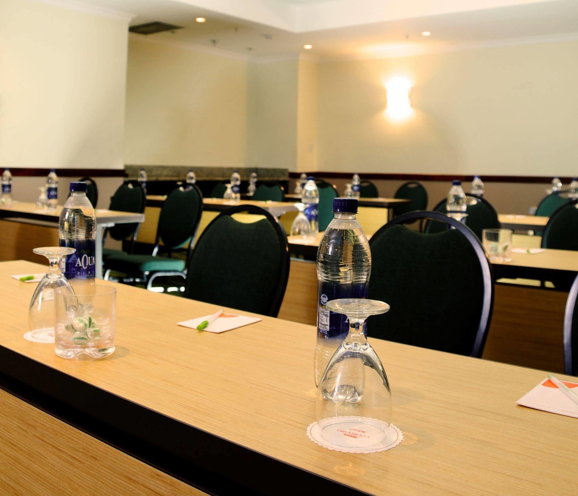 Courtyard By Marriott San Salvador Hotel Buitenkant foto