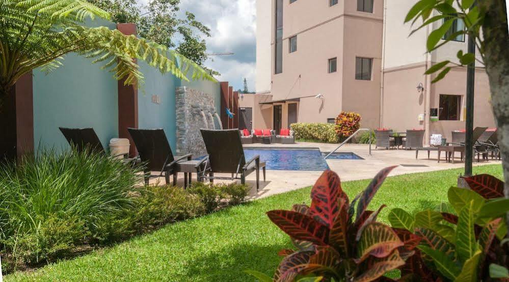 Courtyard By Marriott San Salvador Hotel Buitenkant foto